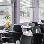 索米尔卢瓦尔河畔美居酒店 4*