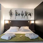 مركيور بوردز دي لوير سومور 4* سوموور