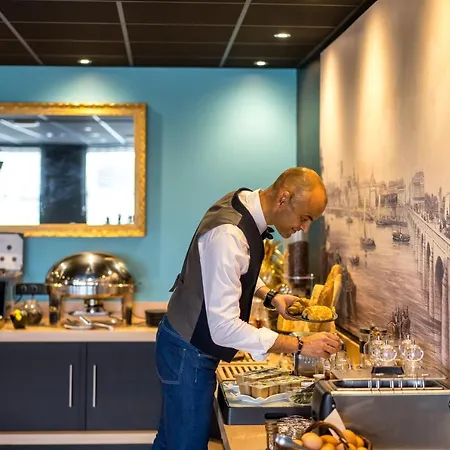 Hotel Mercure Bords De Loire