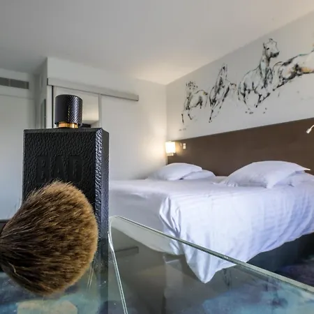 Hotel Mercure Bords De Loire 4*