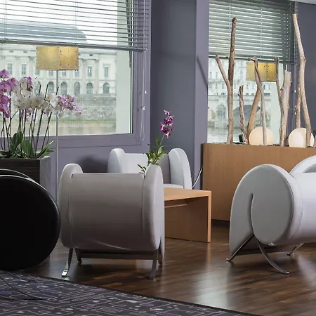 Mercure Bords De Loire