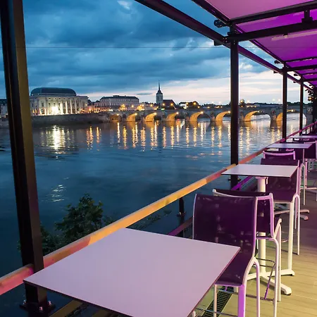 Mercure Bords De Loire 호텔 쏘뮤흐