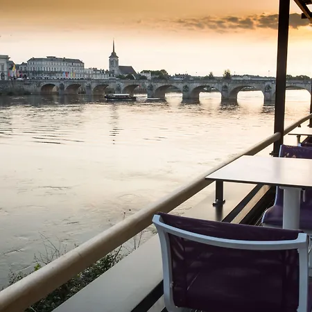 Mercure Bords De Loire 호텔 4*