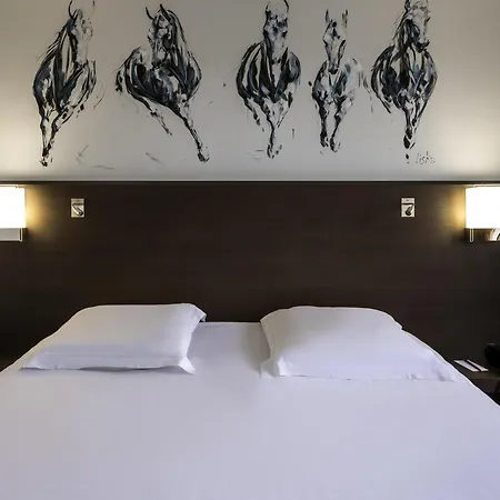 Mercure Bords De Loire 4* 쏘뮤흐