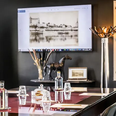 Mercure Bords De Loire 호텔 쏘뮤흐