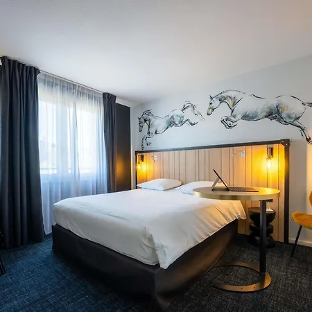 Otel Mercure Bords De Loire 4*