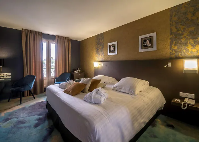 مركيور بوردز دي لوير سومور فندق سوموور