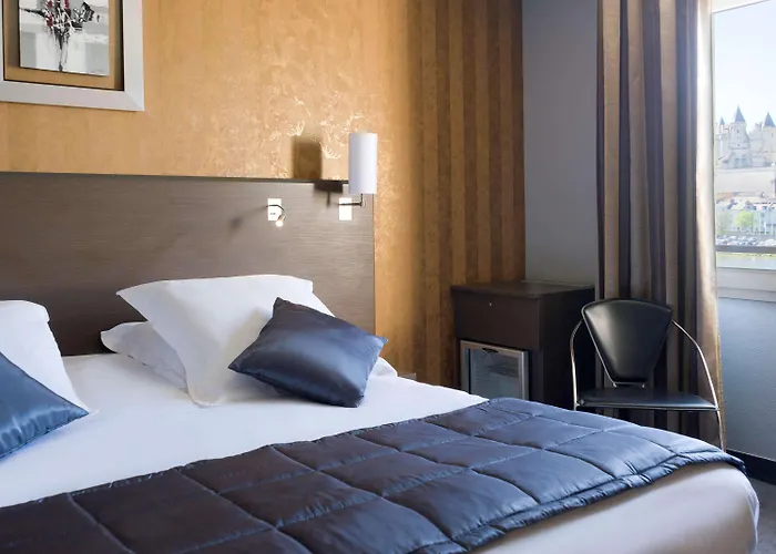 Mercure Bords De Loire 쏘뮤흐