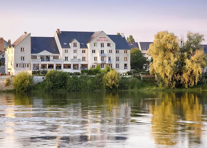 فندق مركيور بوردز دي لوير سومور