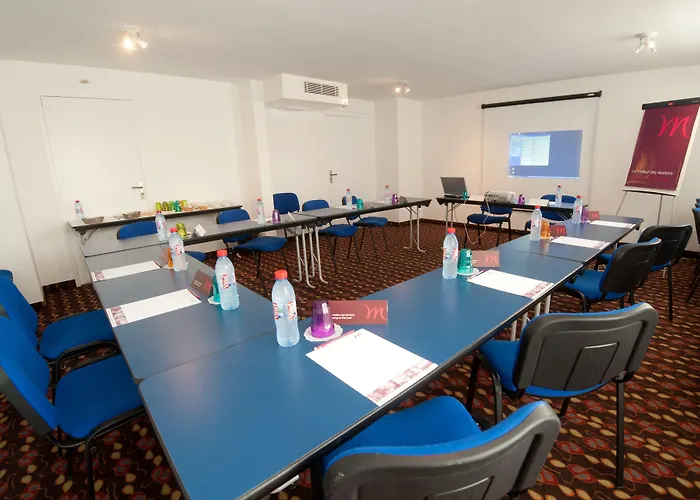 Mercure Bords De Loire 쏘뮤흐