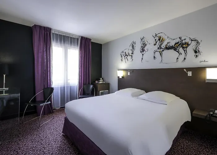 Mercure Bords De Loire 쏘뮤흐