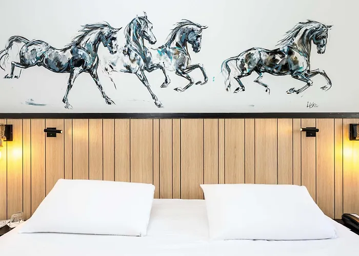 Mercure Bords De Loire 호텔 4*